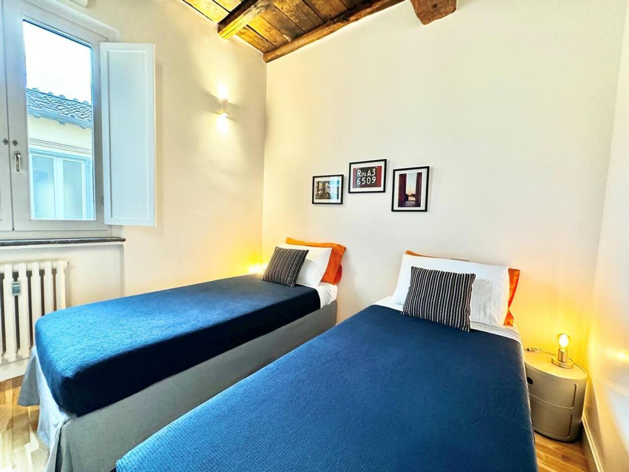 Vetrina In Luxury Appartement Rome