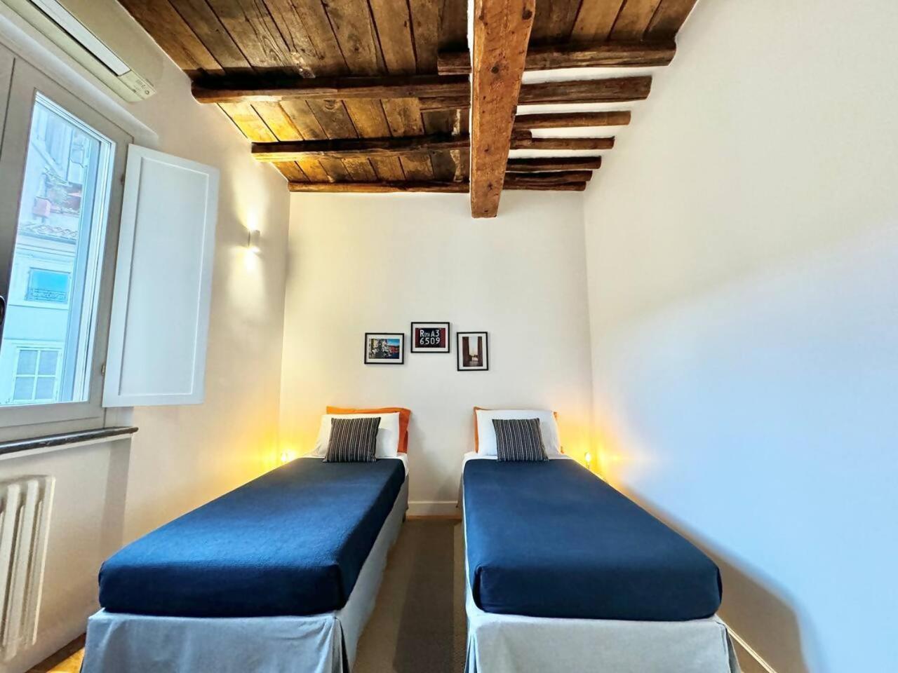 Vetrina In Luxury Appartement Rome