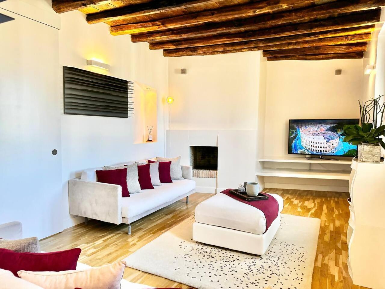 Vetrina In Luxury Rome